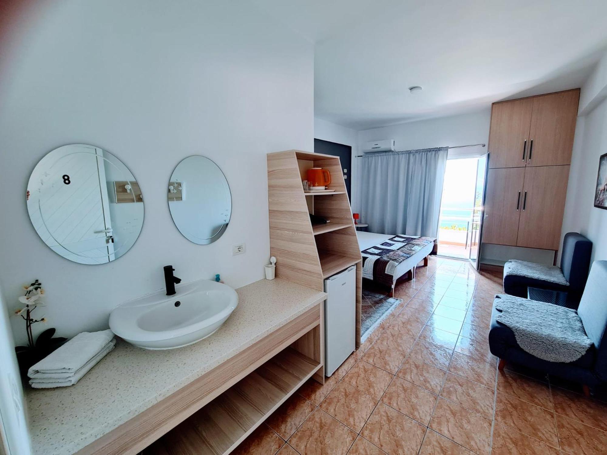 Salt Life Otel Dhërmi Dış mekan fotoğraf